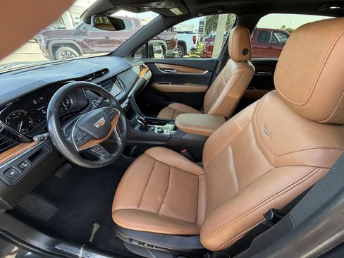 Used 2022 Cadillac XT5 Premium Luxury FWD image 17