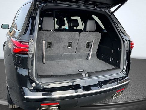 Used 2023 Chevrolet Traverse Premier image 5