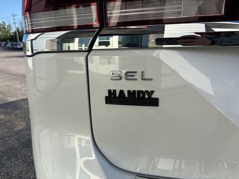 Used 2024 Volkswagen Atlas SEL Premium R-Line image 13