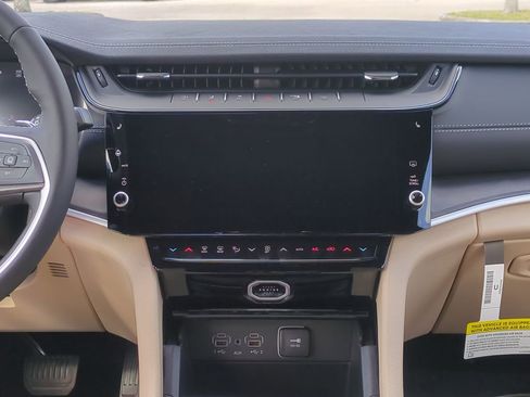 New 2026 Jeep Grand Cherokee Limited RWD image 19