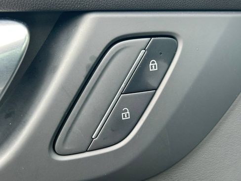 Used 2025 Buick Enclave Preferred FWD image 24