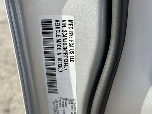 Certified 2024 Jeep Compass Limited image 18