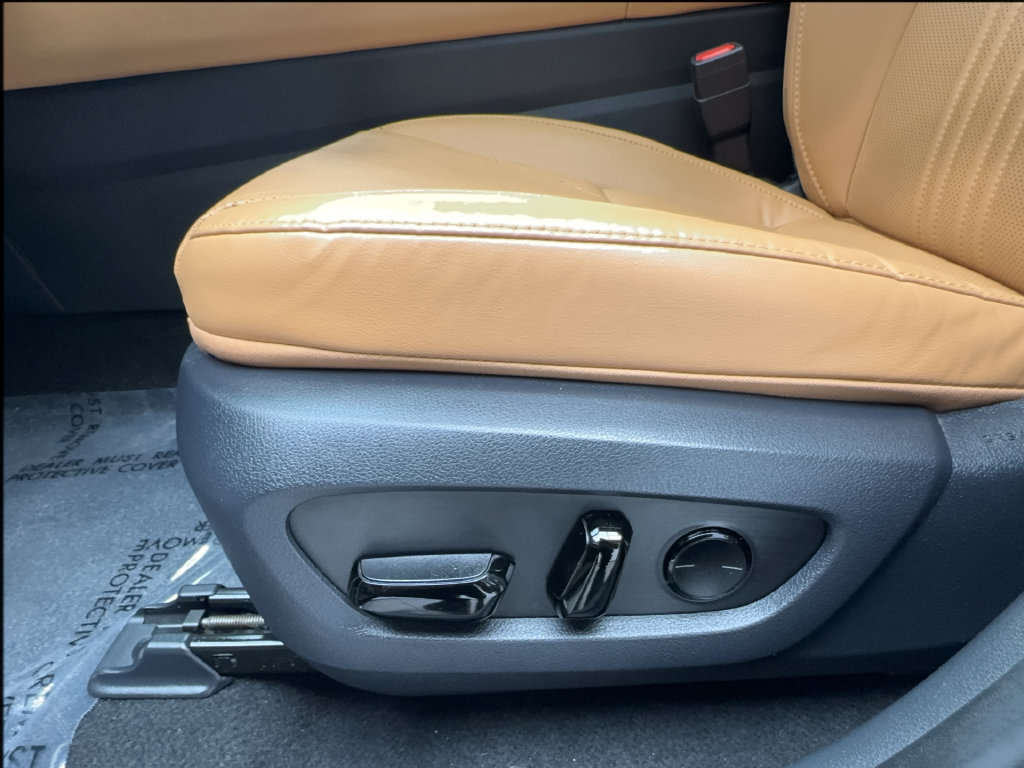 Used 2025 Lexus NX 250 FWD w/ Towing Package (2000 Lbs) image 23