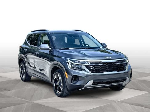 Certified 2024 Kia Seltos EX FWD image 2