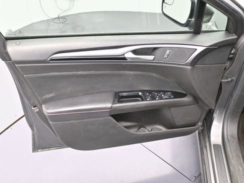 Used 2014 Ford Fusion SE w/ Equipment Group 201A image 9