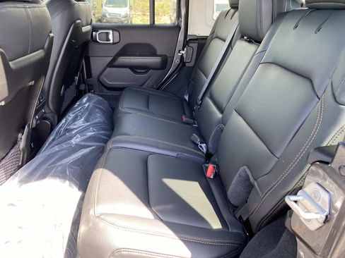 New 2026 Jeep Wrangler Unlimited Sahara AWD/4WD image 7