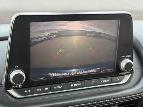 Certified 2021 Nissan Rogue S image 23