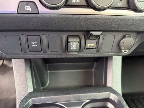 Used 2022 Toyota Tacoma SR5 image 20