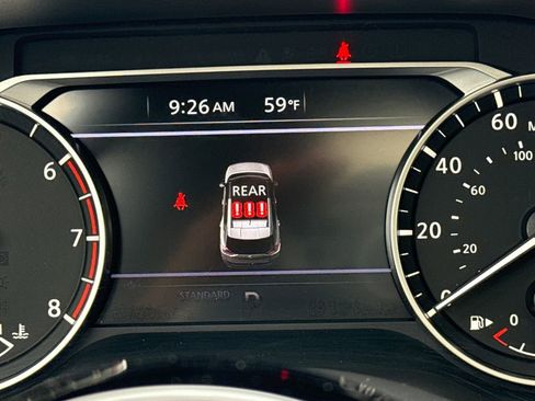 Used 2023 Nissan Rogue SV w/ SV Premium B Package image 31