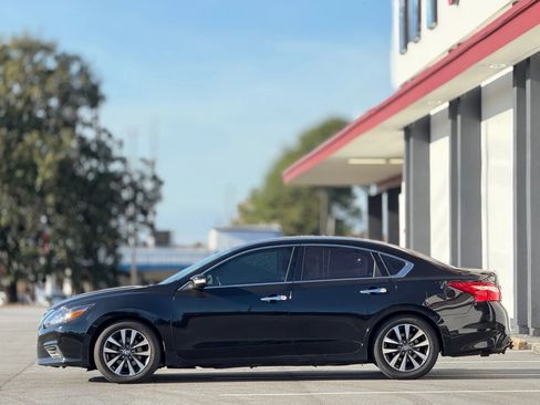 Used 2017 Nissan Altima 2.5 SL w/ 2.5 Technology Package image 8
