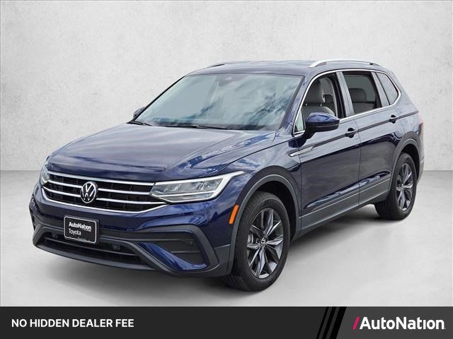 Used 2023 Volkswagen Tiguan SE FWD image 1