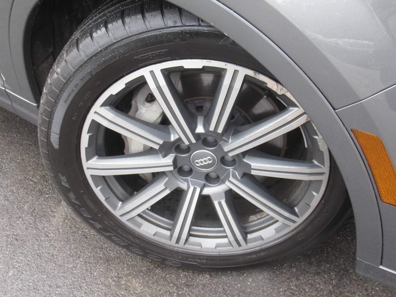 Used 2017 Audi Q7 3.0T Prestige AWD/4WD image 5