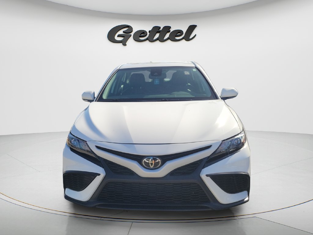 Used 2024 Toyota Camry SE w/ Convenience Package FWD image 2