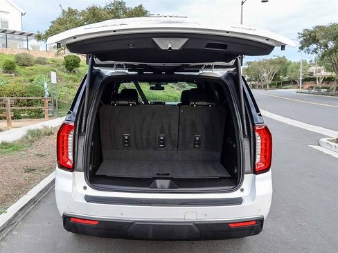 Used 2022 GMC Yukon SLT w/ SLT Premium Package image 32