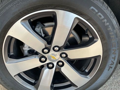 Used 2022 Chevrolet Traverse LT w/ LT Premium Package image 20