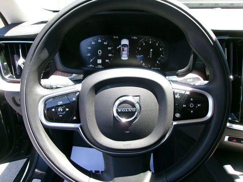 Used 2019 Volvo S60 T6 Inscription image 17