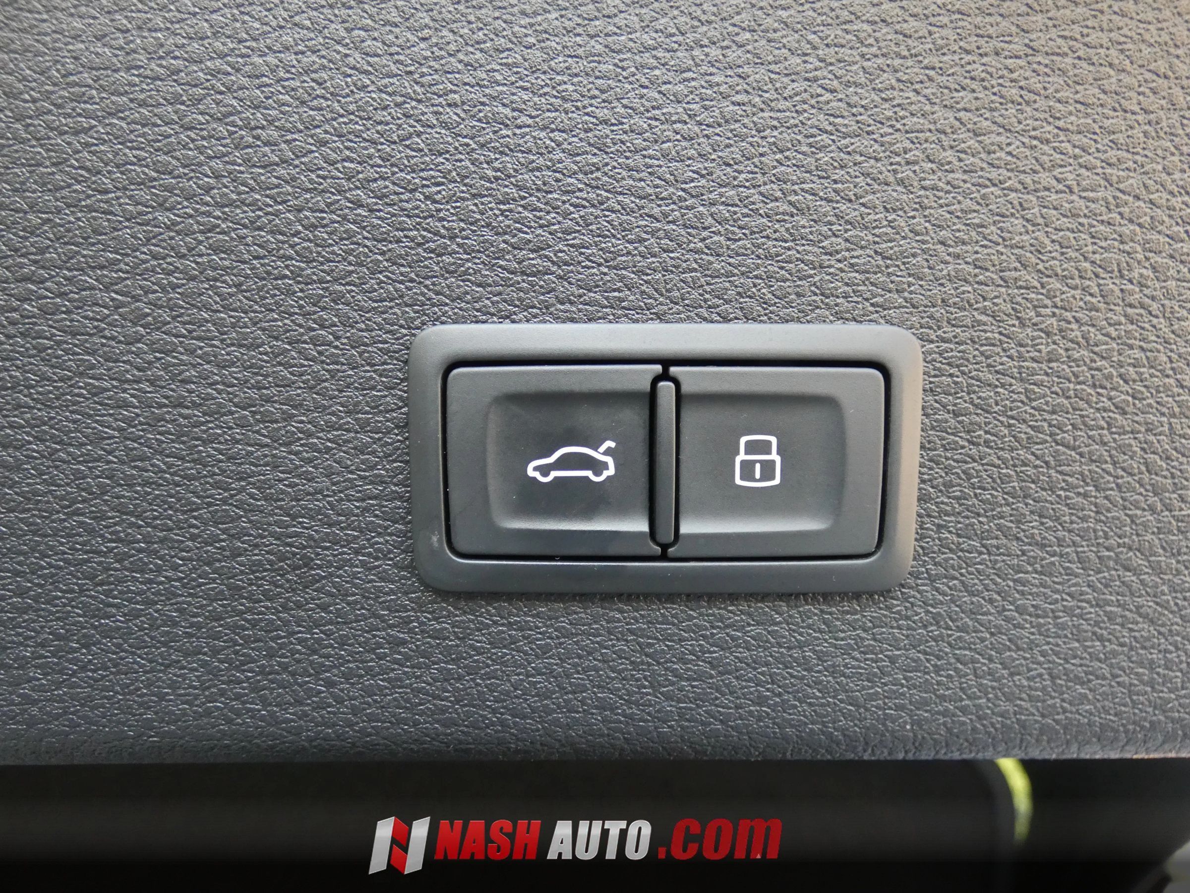 Used 2022 Audi e-tron Premium Plus w/ Premium Plus Package AWD/4WD image 74