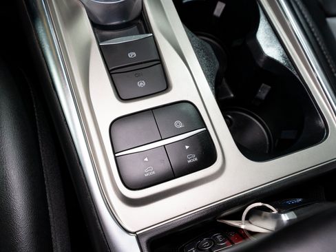 Used 2022 Ford Explorer XLT w/ Equipment Group 202A RWD image 25