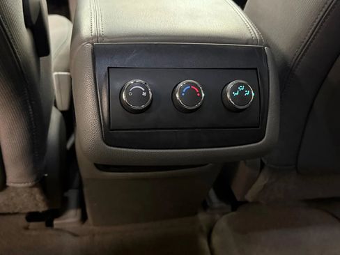 Used 2013 Chevrolet Traverse LS FWD image 38