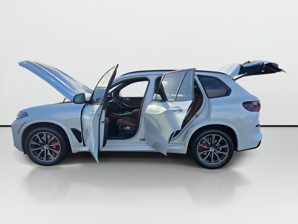 Used 2026 BMW X5 xDrive40i w/ M Sport Package AWD/4WD image 10