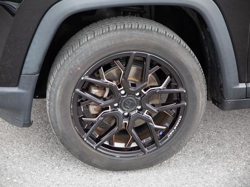 Used 2018 Jeep Compass Limited w/ Navigation Group AWD/4WD image 9