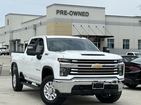 Used 2021 Chevrolet Silverado 2500 LT w/ Z71 Off-Road Package image 2