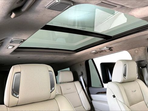 Used 2026 Cadillac Escalade Platinum Sport w/ LPO, Floor Liner Package AWD/4WD image 20
