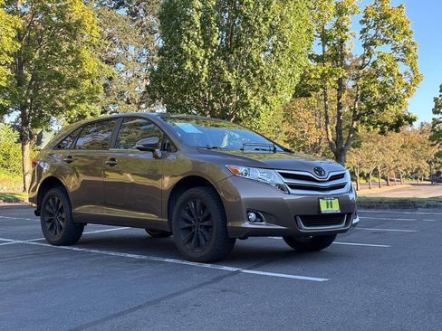 Used 2013 Toyota Venza LE FWD image 7