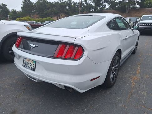 Used 2017 Ford Mustang Coupe RWD image 7