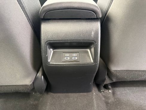Used 2024 Toyota Corolla LE FWD image 28