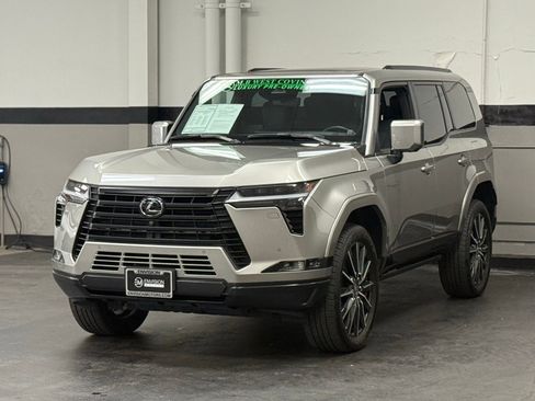 Used 2024 Lexus GX 550 w/ Accessory Package (2T) image 6
