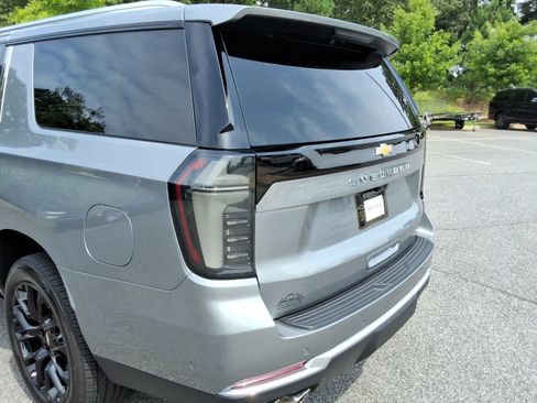 Certified 2026 Chevrolet Suburban High Country AWD/4WD image 15