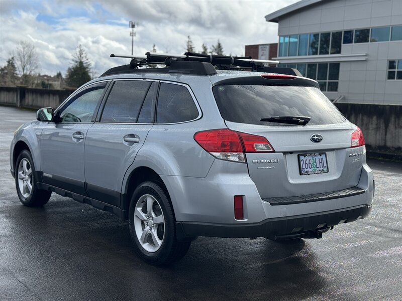 Used 2012 Subaru Outback 2.5i Premium AWD/4WD image 2