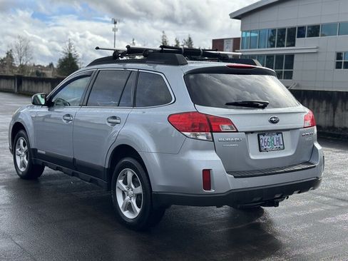 Used 2012 Subaru Outback 2.5i Premium AWD/4WD image 2