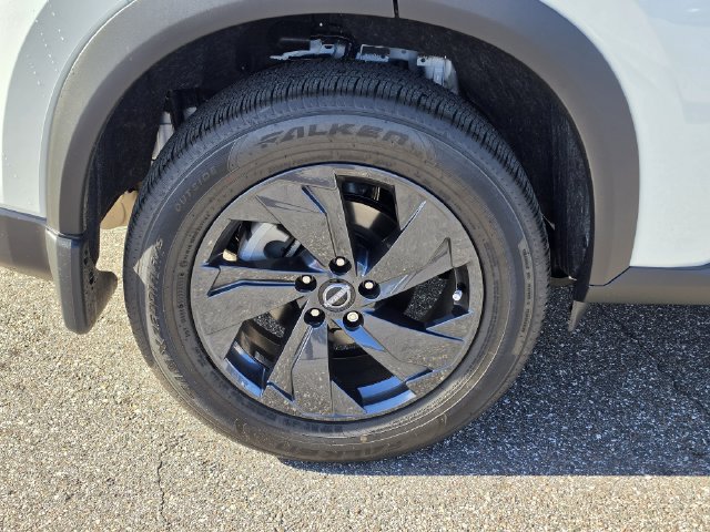 Used 2026 Nissan Rogue SV w/ Cold Weather Package FWD image 5