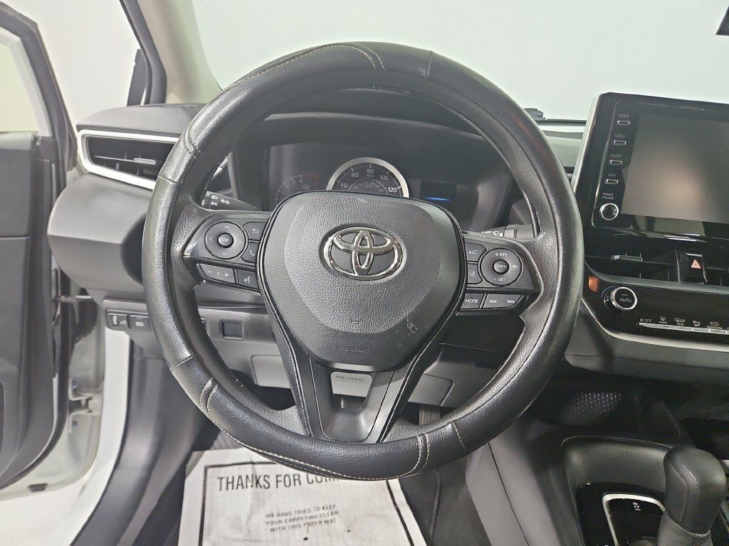 Used 2020 Toyota Corolla LE FWD image 15