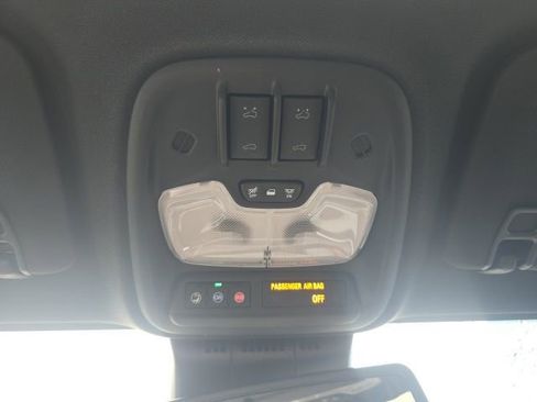 Used 2024 GMC Canyon AT4X w/ AT4X AEV Edition image 25