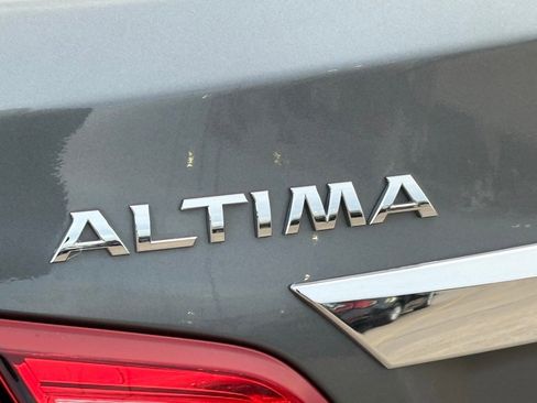 Used 2017 Nissan Altima 2.5 SV w/ Convenience Package image 8