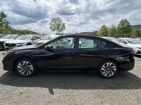 Used 2025 Subaru Legacy Limited image 5