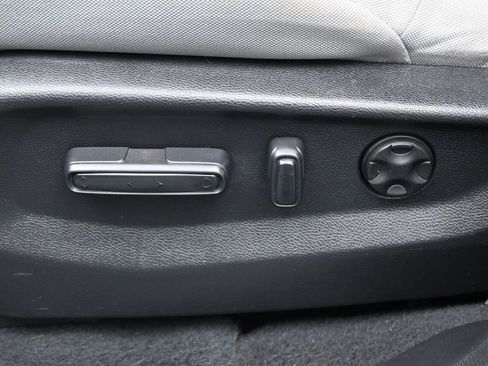 Used 2019 Honda CR-V EX image 10