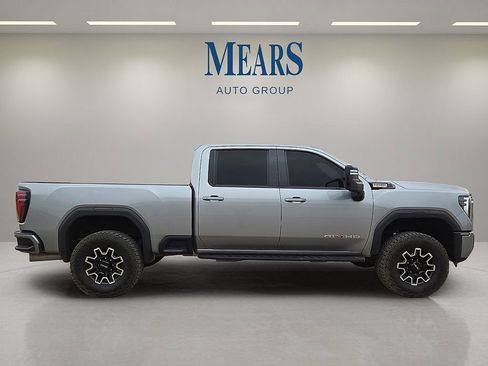 Used 2024 GMC Sierra 2500 AT4 w/ AT4 Premium Plus Package image 6