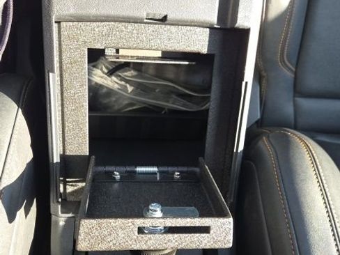 Used 2021 Ford Bronco Badlands image 28