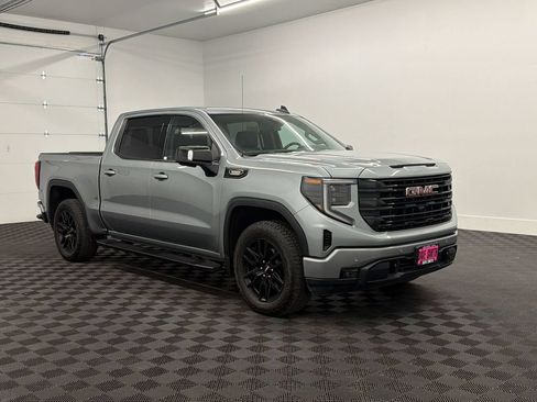 Used 2025 GMC Sierra 1500 Elevation w/ Elevation Premium Package AWD/4WD image 7