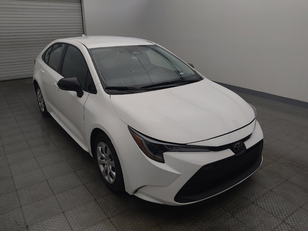 Used 2025 Toyota Corolla LE FWD image 13