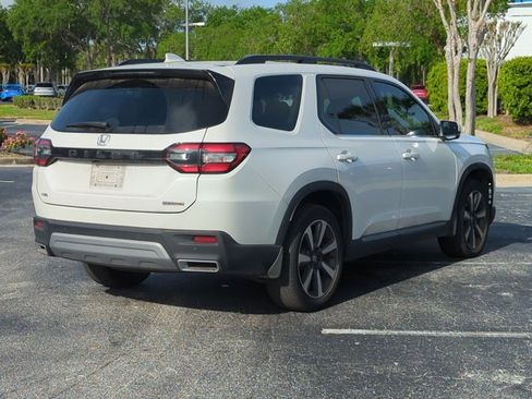 Used 2024 Honda Pilot Touring image 5