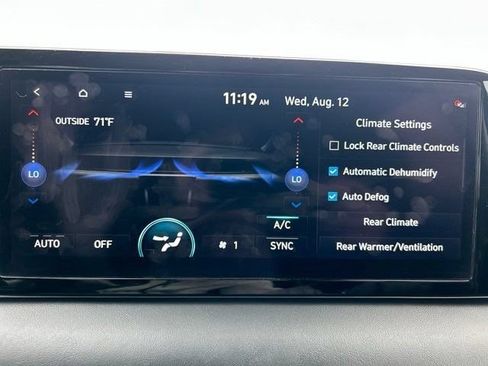 Used 2023 Hyundai Palisade Limited w/ Winter Package FWD image 26