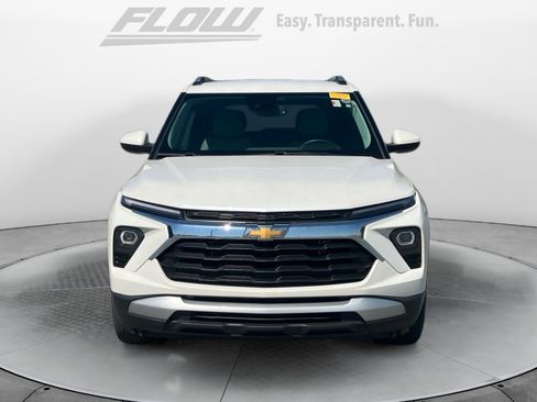 Used 2024 Chevrolet TrailBlazer LT w/ Convenience Package image 3