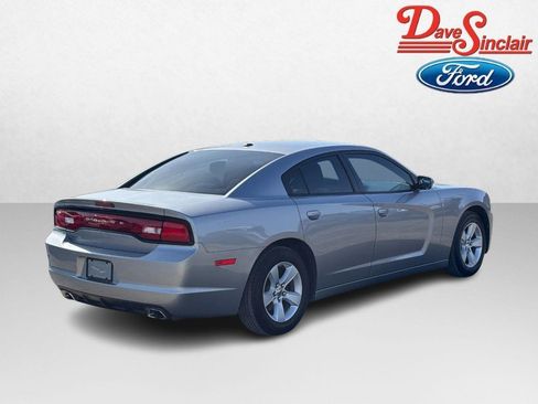 Used 2013 Dodge Charger SE image 7