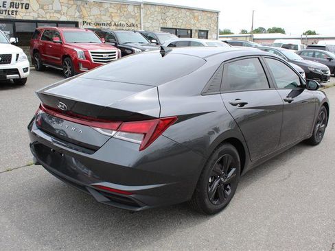 Used 2021 Hyundai Elantra SEL FWD image 7