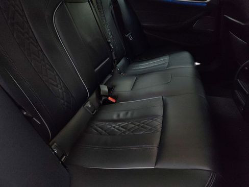 Used 2023 BMW 530e xDrive w/ Premium Package image 23